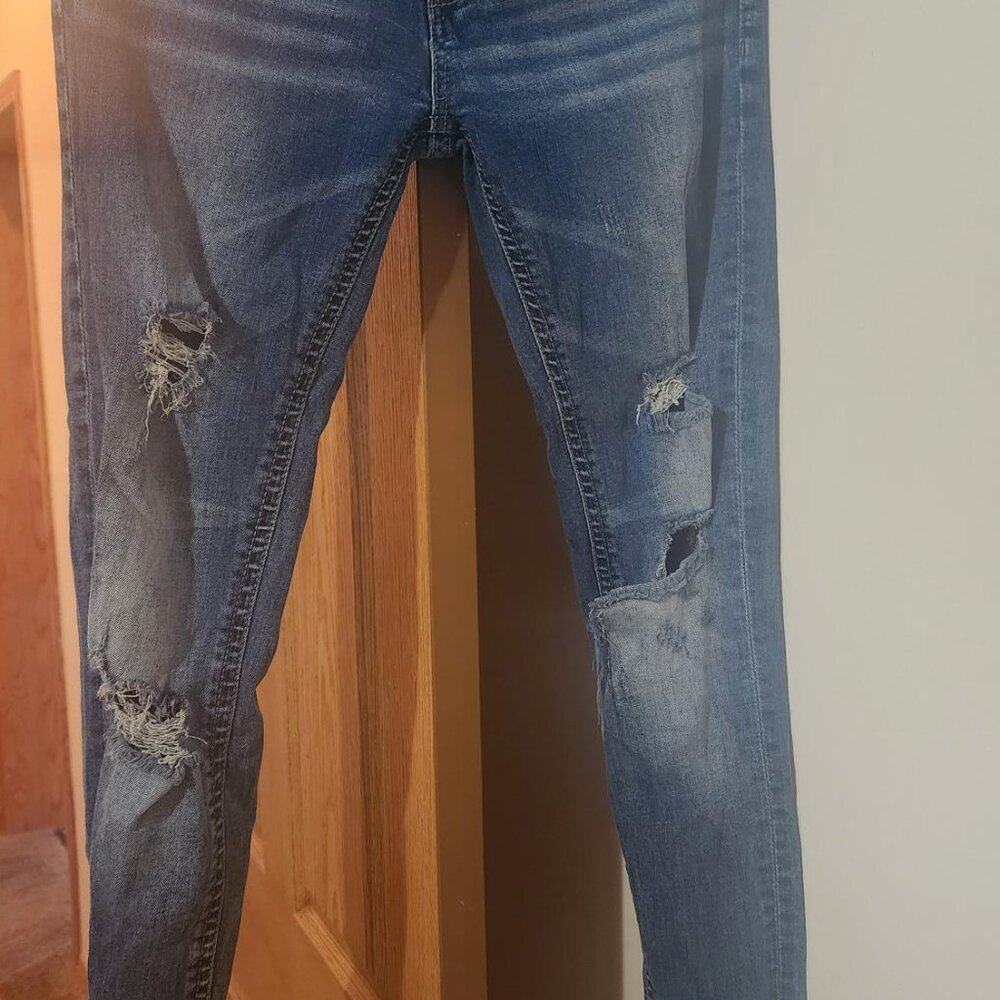 Buckle jeans